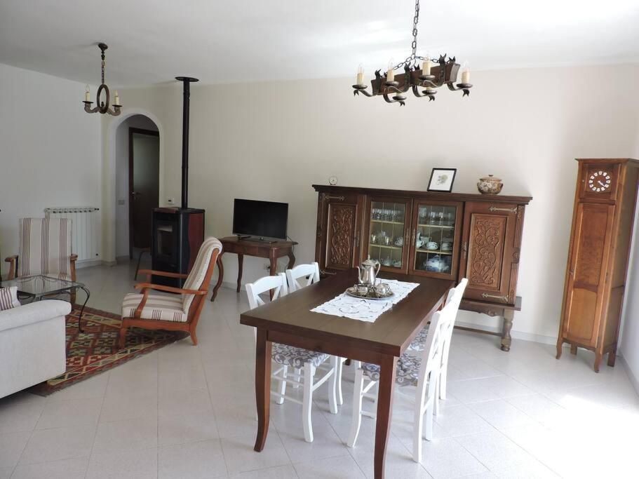 Casa Vacanze La Cicala ปอนเตรโมลิ ภายนอก รูปภาพ